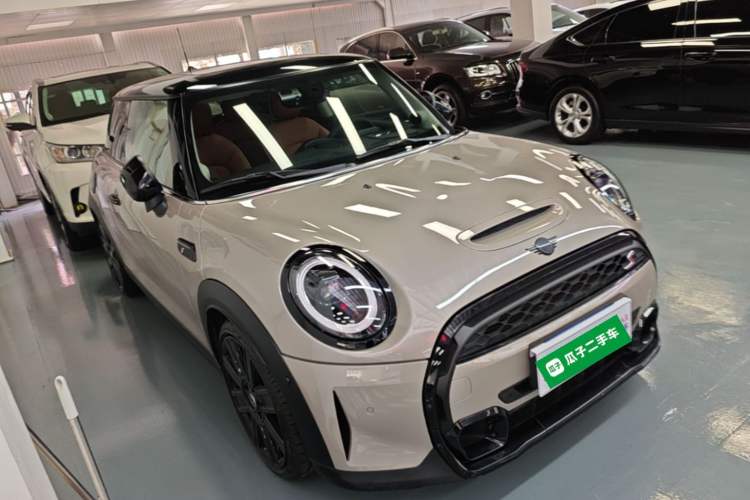 Used MINI 2023 2.0T COOPER S Artist Front Right 45 Deg