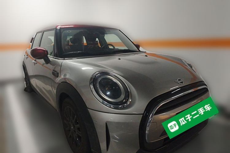 Used MINI 2023 1.5T ONE Five-Door Edition Front Right 45 Deg