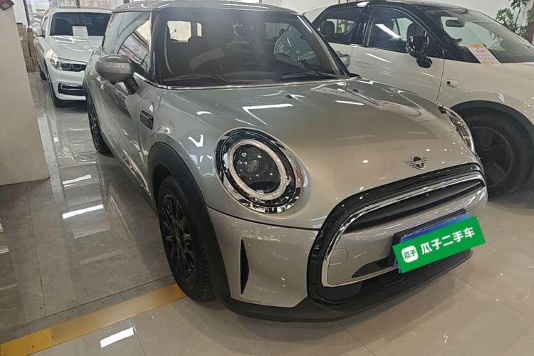 Used MINI 2023 1.5T ONE Front Right 45 Deg