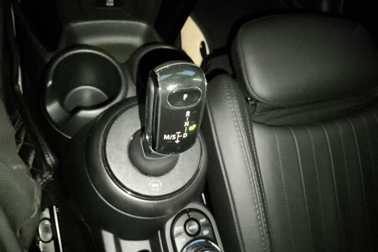 Used MINI 2023 Second Facelift 2.0T COOPER S CABRIO Artist Gear Lever