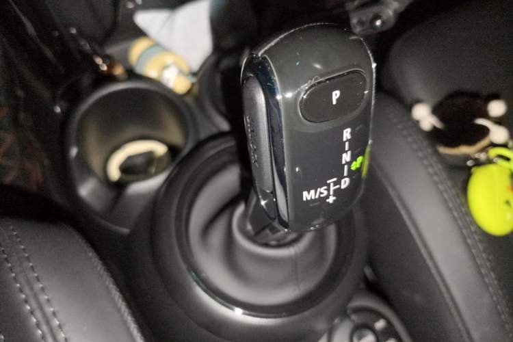 Used MINI 2023 Facelift 2.0T COOPER S Artist Five-Door Edition Gear Lever