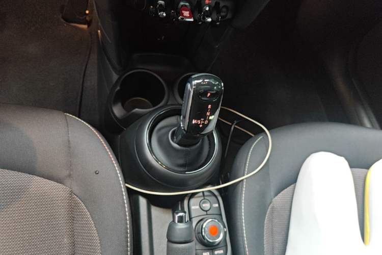 Used MINI 2023 1.5T ONE Gear Lever
