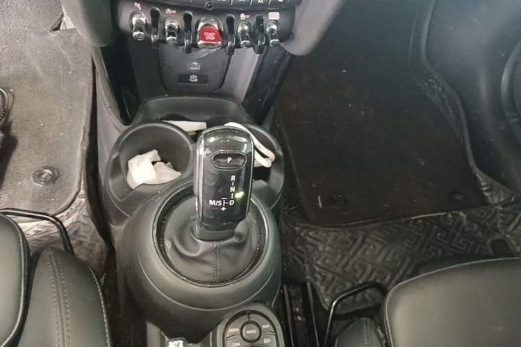 Used MINI 2023 1.5T COOPER Artist Gear Lever