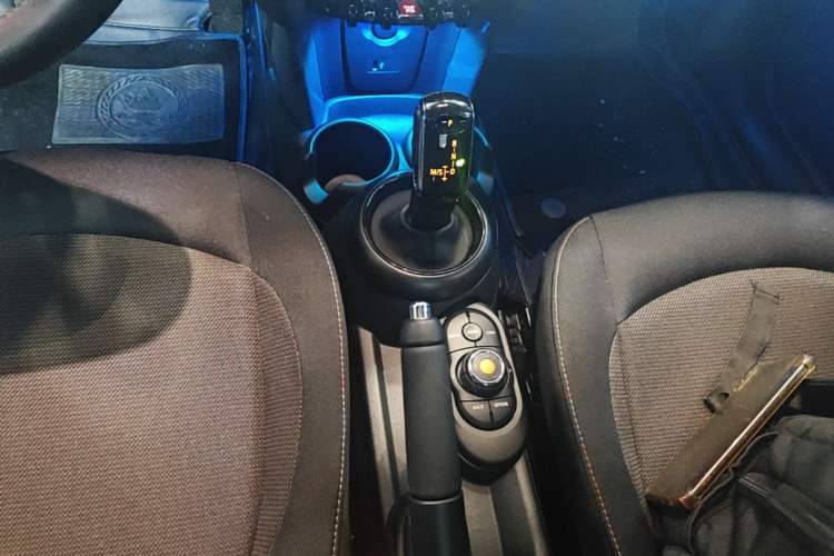 Used MINI 2023 1.5T ONE Gear Lever