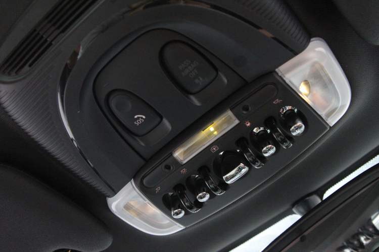 Used MINI 2023 Updated 2.0T COOPER S Artist Interior 10