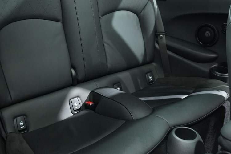 Used MINI 2023 2.0T COOPER S Artist Interior 2
