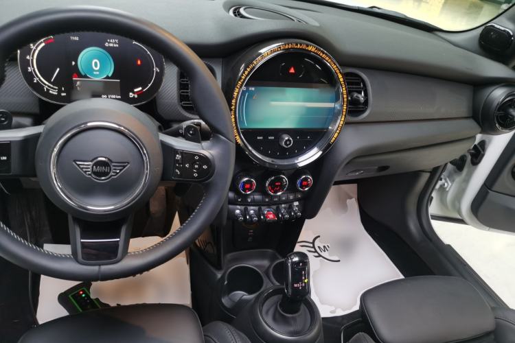 Used MINI 2023 2.0T COOPER S CABRIO King's Cross Special Edition Interior 2