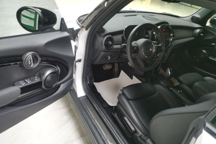 Used MINI 2023 2.0T COOPER S CABRIO King's Cross Special Edition Interior 3