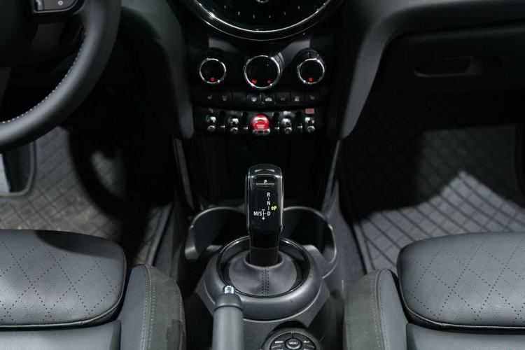 Used MINI 2023 2.0T COOPER S Artist Interior 4
