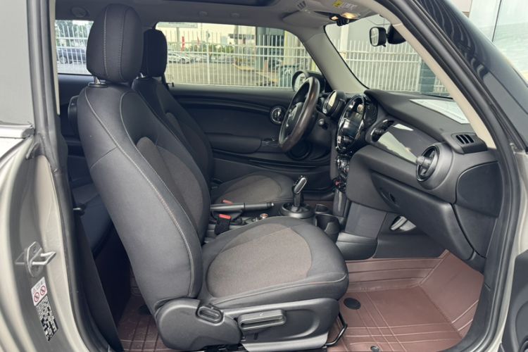 Used MINI 2023 1.5T ONE Interior 6