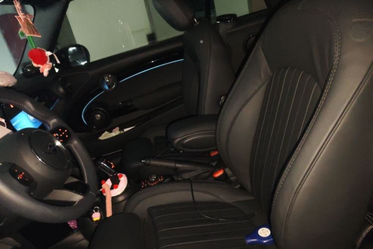 Used MINI 2023 2.0T COOPER S CABRIO Artist Left Front Seat