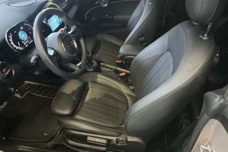 Used MINI 2023 Second Facelift 2.0T COOPER S CABRIO Artist Left Front Seat