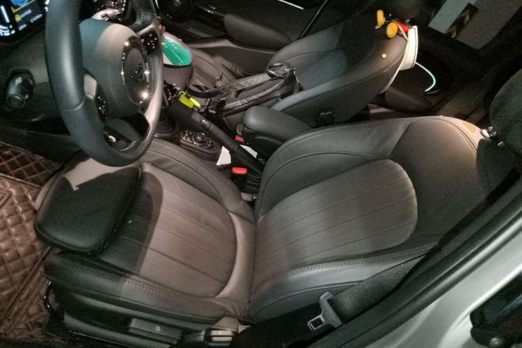 Used MINI 2023 Facelift 2.0T COOPER S Artist Five-Door Edition Left Front Seat