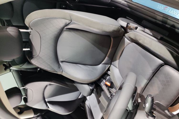 Used MINI 2023 2.0T COOPER S Artist Left Front Seat