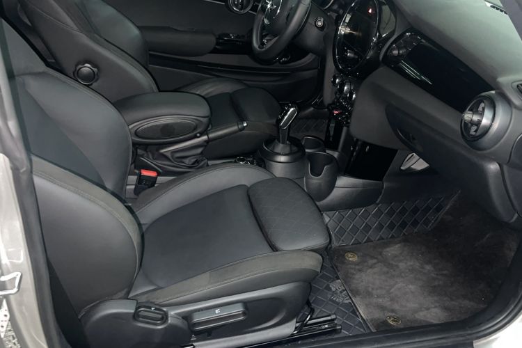 Used MINI 2023 Updated 2.0T COOPER S Artist Left Front Seat