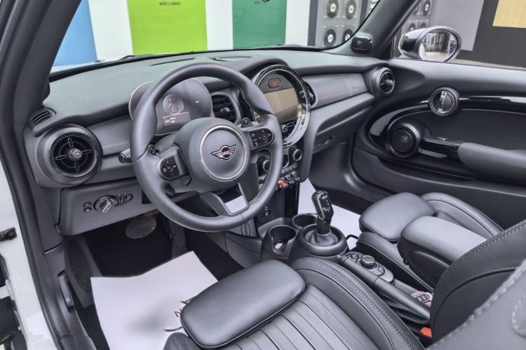 Used MINI 2023 2.0T COOPER S CABRIO King's Cross Special Edition Left Front Seat