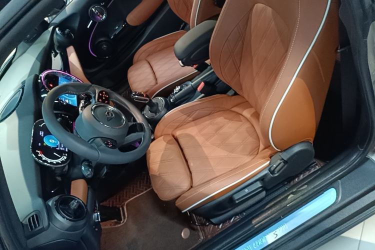 Used MINI 2023 Updated 2.0T COOPER S Artist Left Front Seat