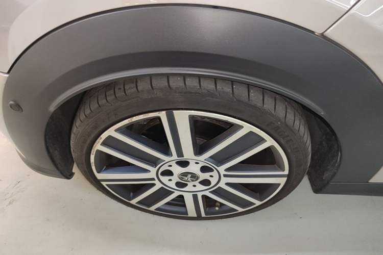 Used MINI 2023 Updated 2.0T COOPER S Artist Left Front Wheel Hub