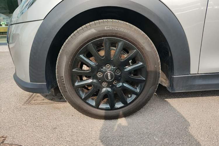 Used MINI 2023 1.5T ONE Left Front Wheel Hub