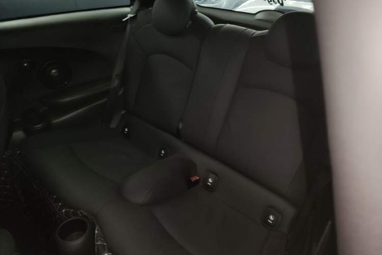 Used MINI 2023 Updated 2.0T COOPER S Artist Left Rear Seat