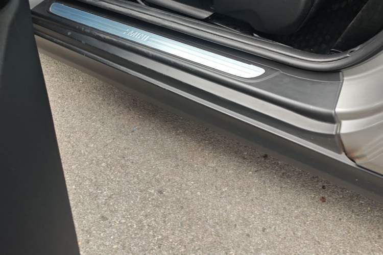 Used MINI 2023 1.5T ONE Left Side Sill