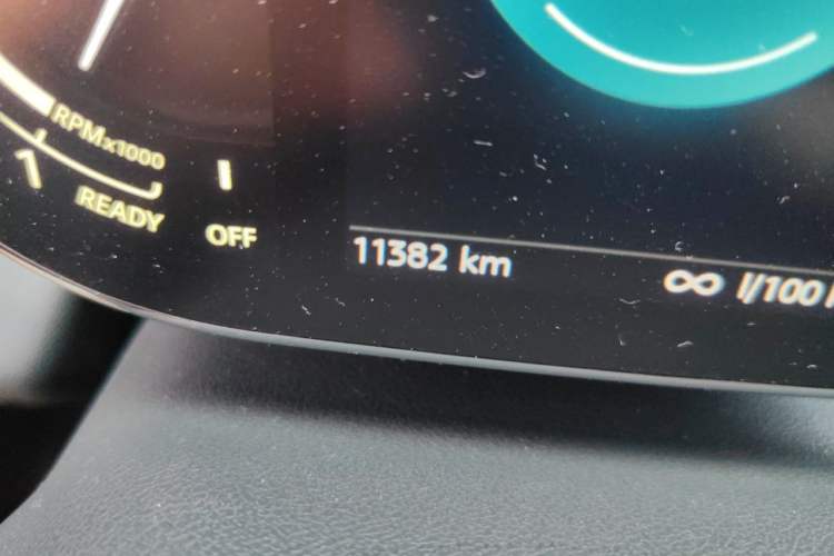 Used MINI 2023 1.5T ONE Odometer Close Up