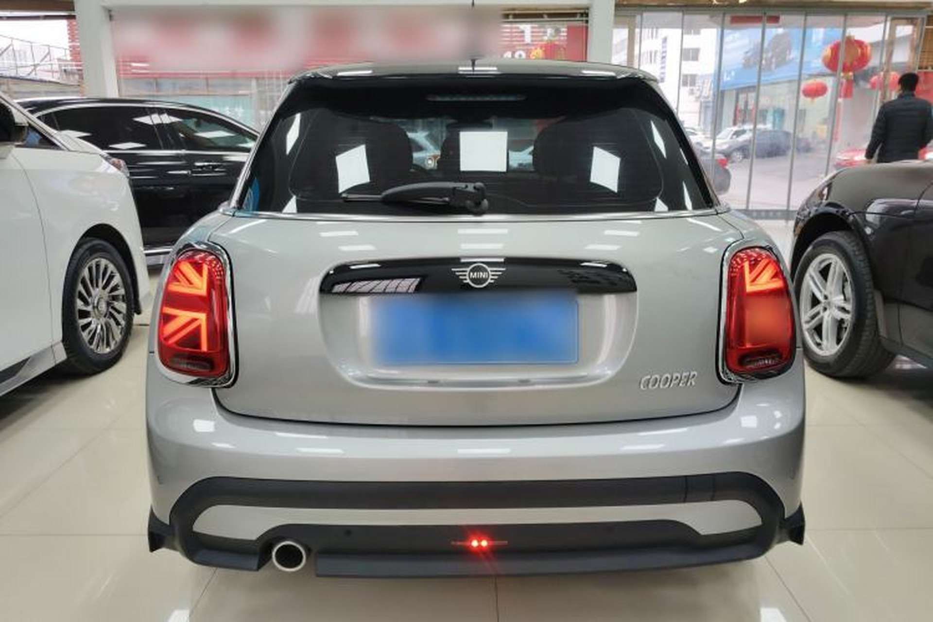 Used MINI 2023 Updated 1.5T COOPER Artist Five-Door Edition Rear
