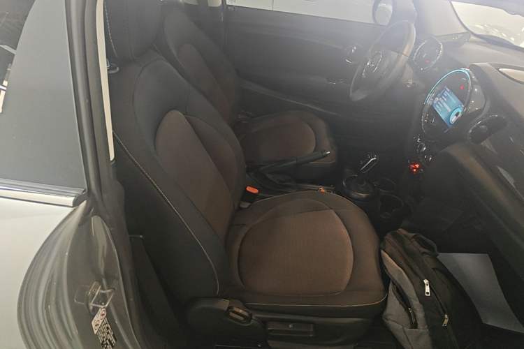 Used MINI 2023 1.5T ONE Right Front Seat