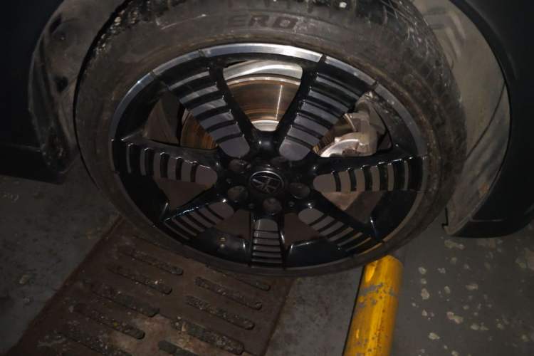 Used MINI 2023 2.0T COOPER S CABRIO Artist Right Front Wheel Hub