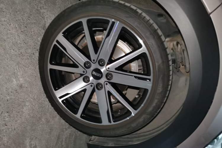 Used MINI 2023 Updated 1.5T COOPER Artist Right Front Wheel Hub