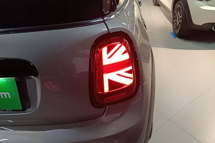 Used MINI 2023 Updated 2.0T COOPER S Artist Right Rear Taillight
