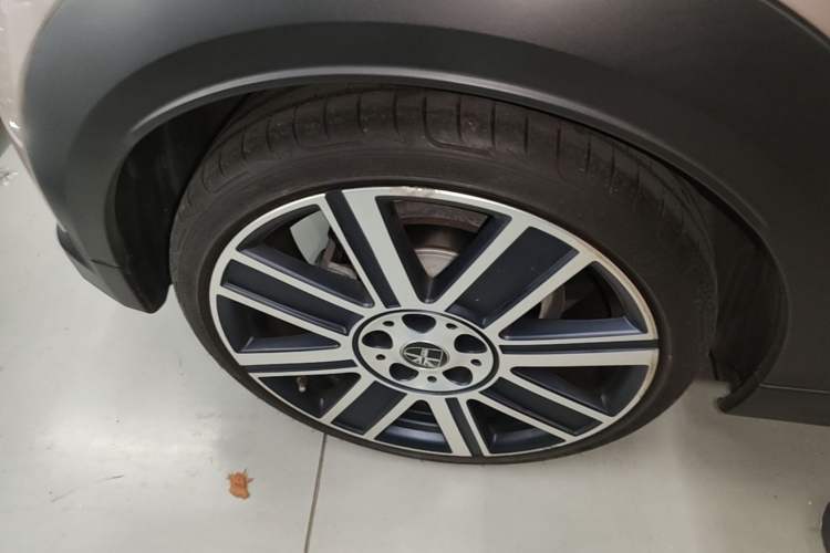Used MINI 2023 Updated 2.0T COOPER S Artist Right Rear Wheel Hub