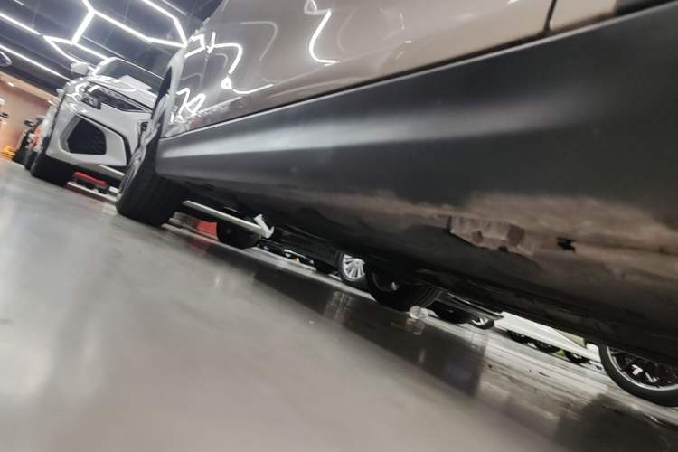Used MINI 2023 Updated 2.0T COOPER S Artist Right Side Sill