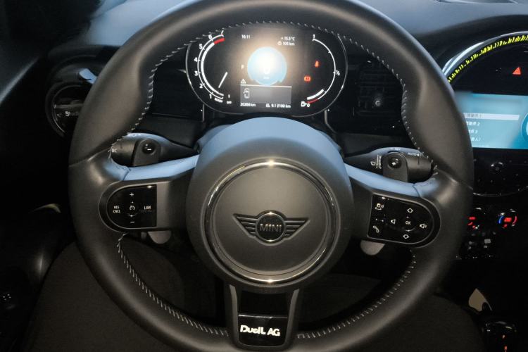 Used MINI 2023 Second Facelift 2.0T COOPER S CABRIO Artist Steering Wheel