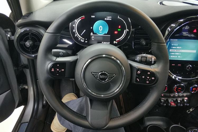Used MINI 2023 1.5T COOPER Artist Five-Door Edition Steering Wheel
