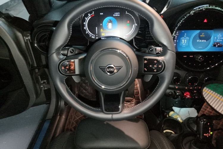Used MINI 2023 Facelift 2.0T COOPER S Artist Five-Door Edition Steering Wheel