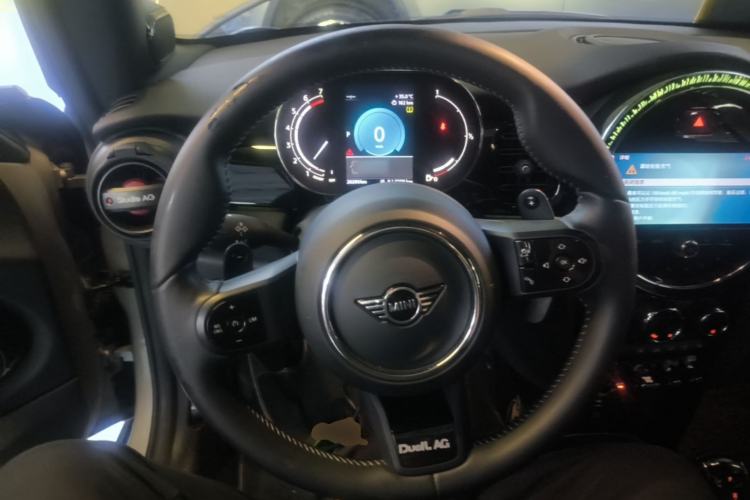 Used MINI 2023 Second Facelift 2.0T COOPER S CABRIO Artist Steering Wheel