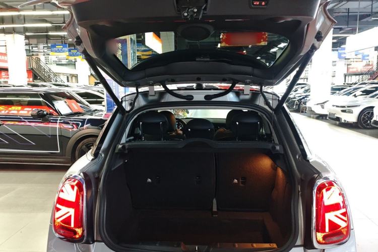 Used MINI 2023 Updated 1.5T COOPER Artist Five-Door Edition Trunk