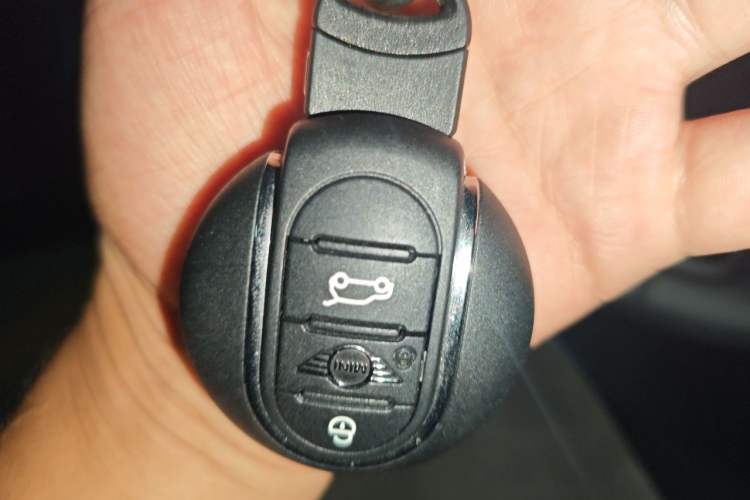 Used MINI 2023 2.0T COOPER S CABRIO Artist Vehicle Key
