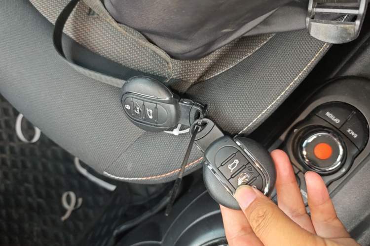 Used MINI 2023 1.5T ONE Vehicle Key