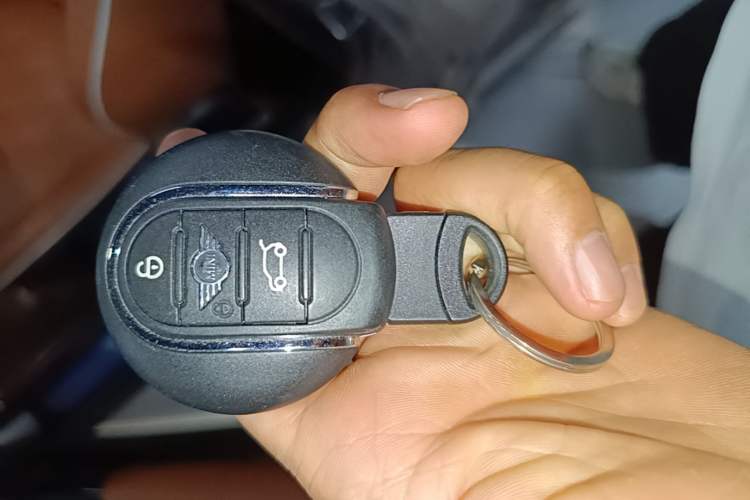 Used MINI 2023 Updated 2.0T COOPER S Artist Vehicle Key