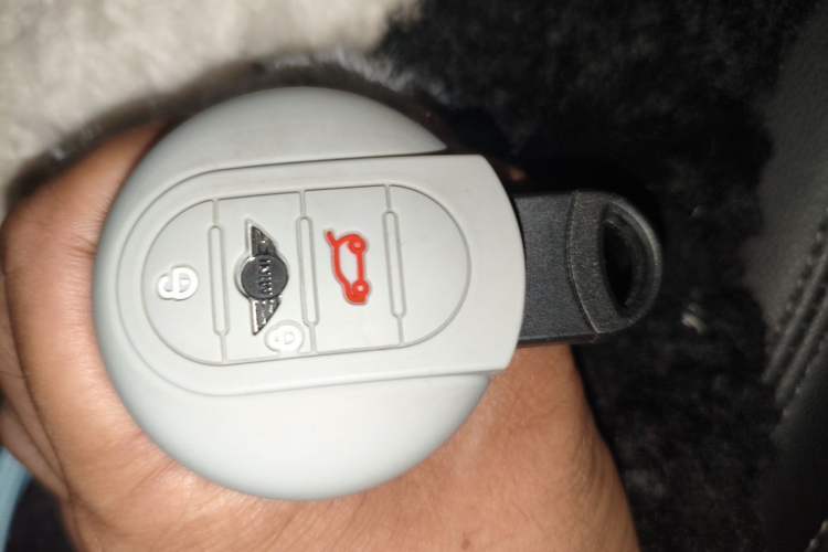 Used MINI 2023 Updated 1.5T COOPER Artist Vehicle Key