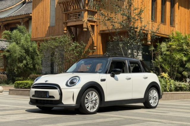 Used MINI 2023 Updated 1.5T COOPER Artist Five-Door Edition
