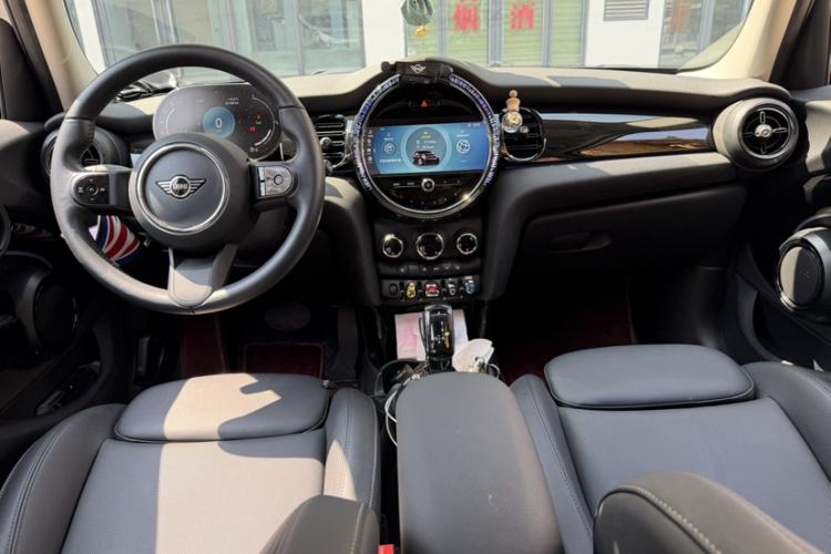 Used MINI 2023 Updated 1.5T COOPER Artist Five-Door Edition Audio And AC Panel