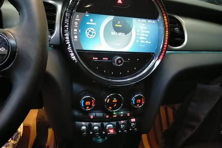 Used MINI 2023 1.5T COOPER Artist Five-Door Edition Audio And AC Panel