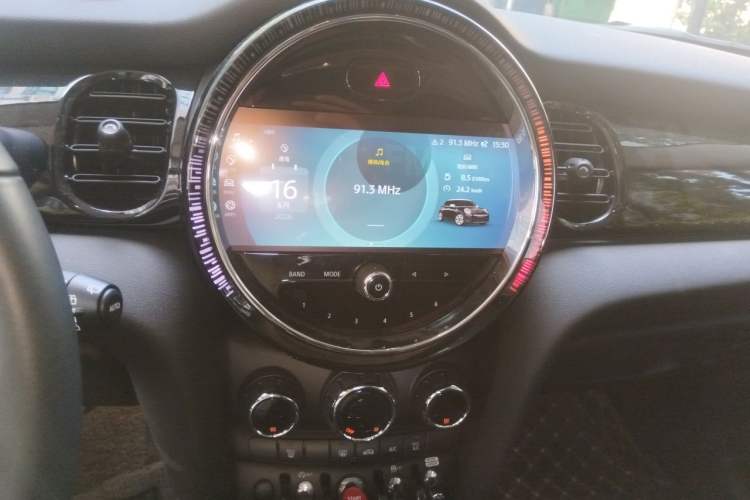 Used MINI 2023 Updated 1.5T COOPER Artist Five-Door Edition Audio And AC Panel