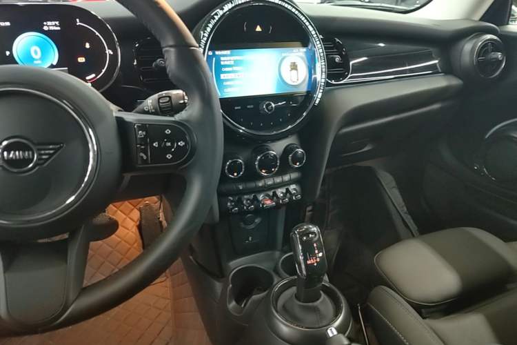 Used MINI 2023 Updated 1.5T COOPER Artist Audio And AC Panel