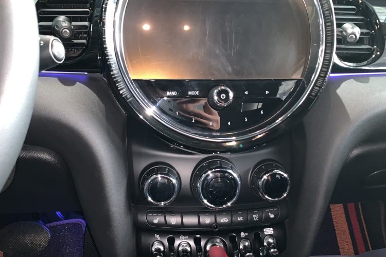 Used MINI 2023 1.5T COOPER Artist Five-Door Edition Audio And AC Panel