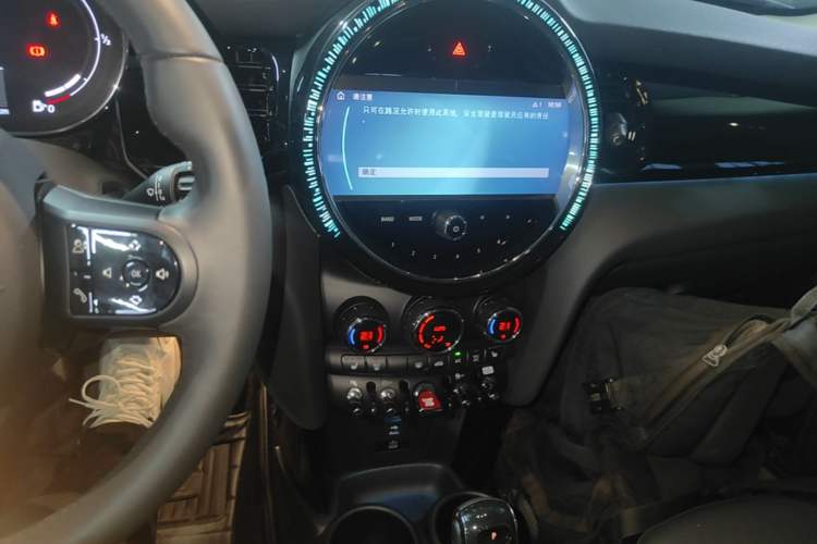 Used MINI 2023 Updated 1.5T COOPER Artist Five-Door Edition Audio And AC Panel