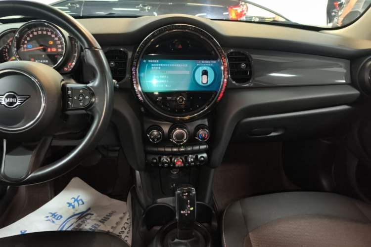 Used MINI 2023 1.5T ONE Five-Door Edition Audio And AC Panel
